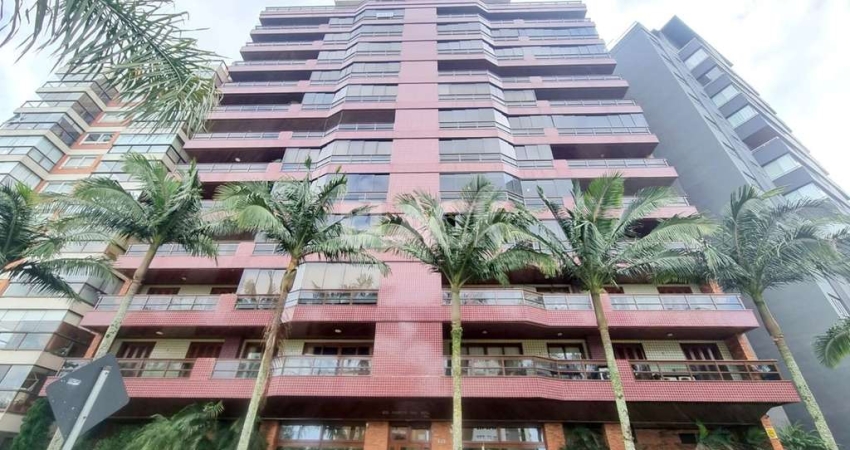Cobertura com piscina junto as Quatro Praças em Torres RS