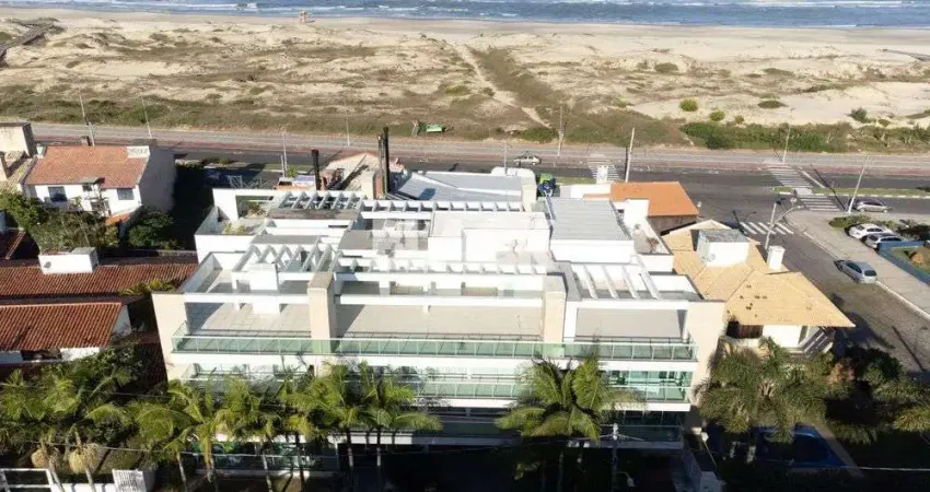 Apartamento com 03 quartos na quadra do mar em Torres RS