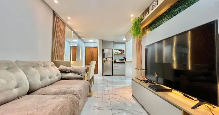Amplo apartamento de um dormitório, com churrasqueira, mobiliado e decorado à 30m do mar!