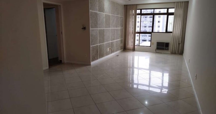 Apartamento Espaçoso à Venda - Bairro Gonzaga, Santos-SP: 2 Quartos, 1 Suíte, 1 Sala, 3 Banheiros, 1 Vaga, 100m²!
