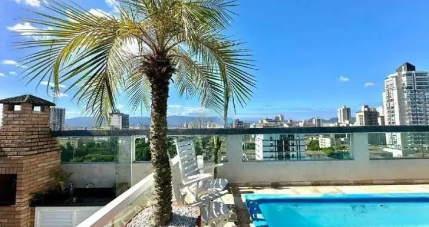 Cobertura de alto padrão à venda em Santos-SP, na Ponta da Praia