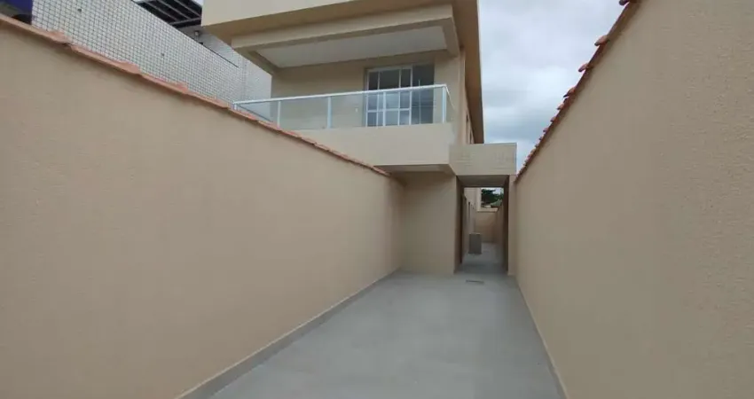 Casa Sobreposta 3 quartos no Bairro do Estuário/SP - Espaçosa e Reformada! Agende sua visita hoje!