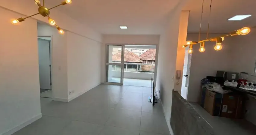 Apartamento de alto padrão à venda em Santos-SP, no Embaré! 2 quartos, 2 suítes, 1 sala, 1 banheiro, 1 vaga. 99m² de luxo!