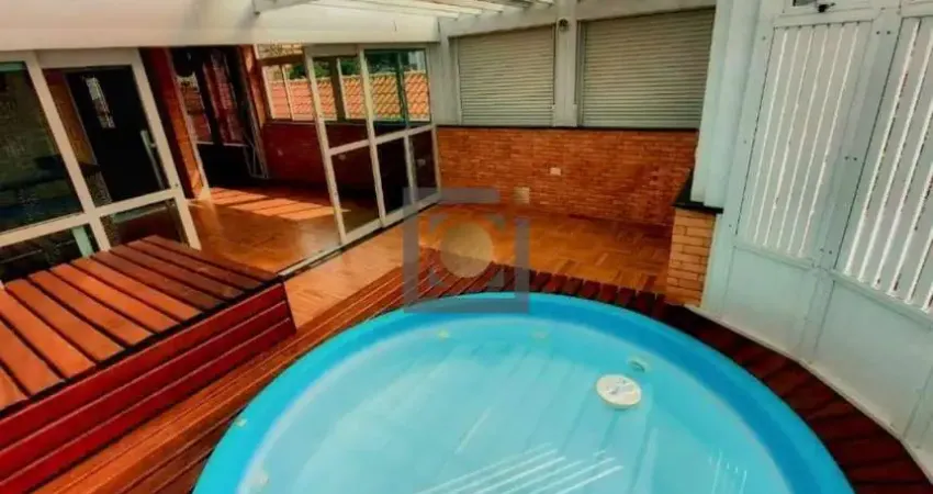 Imperdível! Casa à venda em Santos-SP, Vila Belmiro, com 3 quartos, 1 suíte, 3 salas, 4 banheiros, 2 vagas de garagem, 260m².