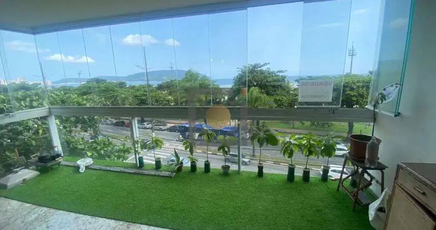 Apartamento à venda no coração de Santos-SP: 3 quartos, 1 suíte, 2 salas, 150,00 m² no Gonzaga!