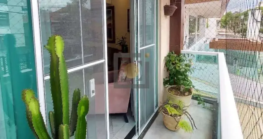 Casa à venda em Santos-SP, Embaré: 4 quartos, 3 suítes, 2 salas, 1 vaga, 228m²!