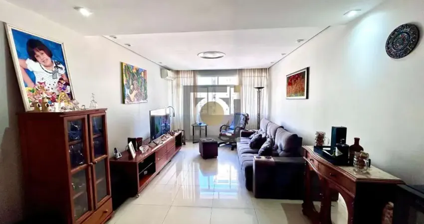Apartamento à venda no Gonzaga, Santos-SP: 3 quartos, 1 suíte, 1 sala, 3 banheiros, 2 vagas e 126m² de área. Aproveite!