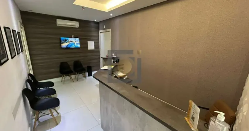 Sala comercial à venda em Santos-SP, Vila Mathias: 3 salas, 1 banheiro, 1 vaga de garagem.
