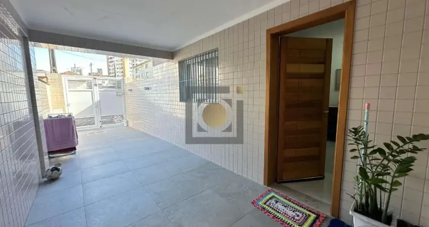Imperdível: Casa à venda em Santos-SP,  Sobreposta Baixa, Ponta da praia, com 3 quartos, 1 suíte, 1 sala, 3 banheiros, 2 vagas de garagem e 160m².