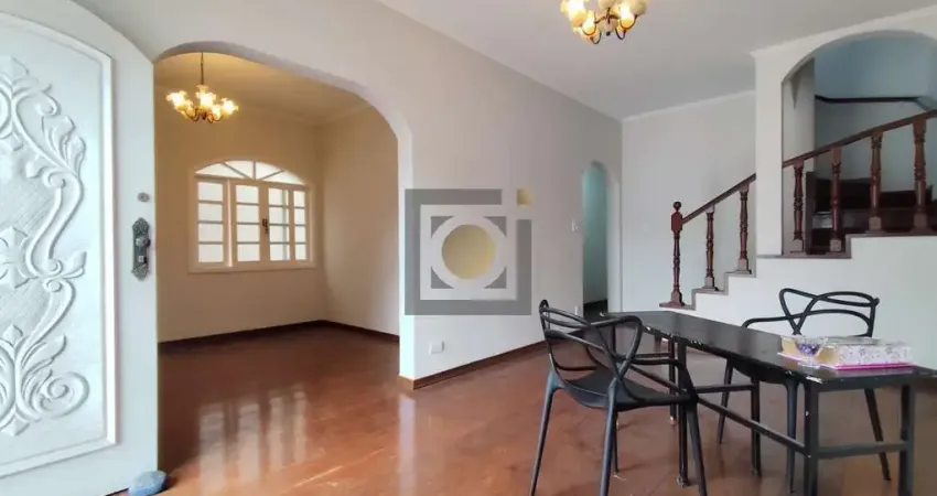 Casa de Luxo à Venda em Santos-SP, Bairro Embaré: 4 Quartos, 1 Suíte, 3 Salas, 4 Banheiros, 2 Vagas, 230m²