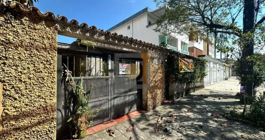 Terreno à venda em Santos-SP, Ponta da Praia, com 335,00 m² de área. Venha conferir!