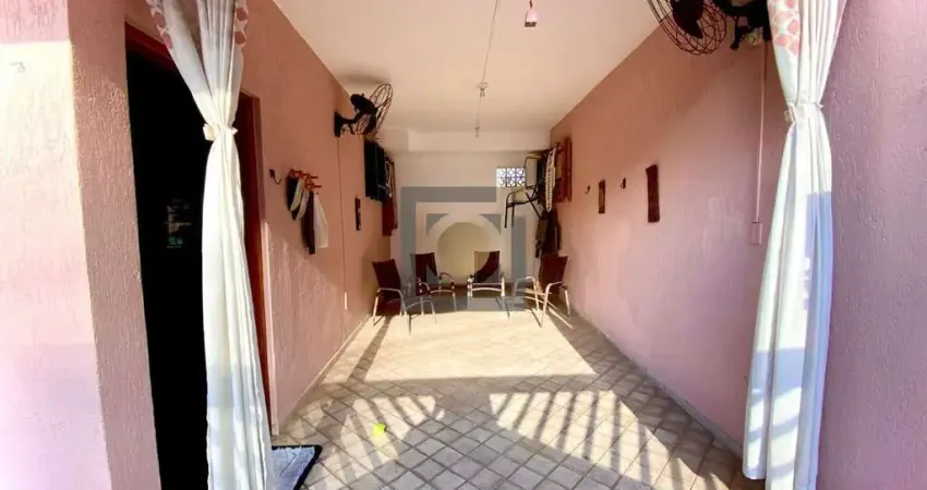 Casa à venda em Santos-SP, no Estuário, 3 quartos, 3 suítes, 1 sala, 3 banheiros, 2 vagas de garagem, 134,00m². Confira!