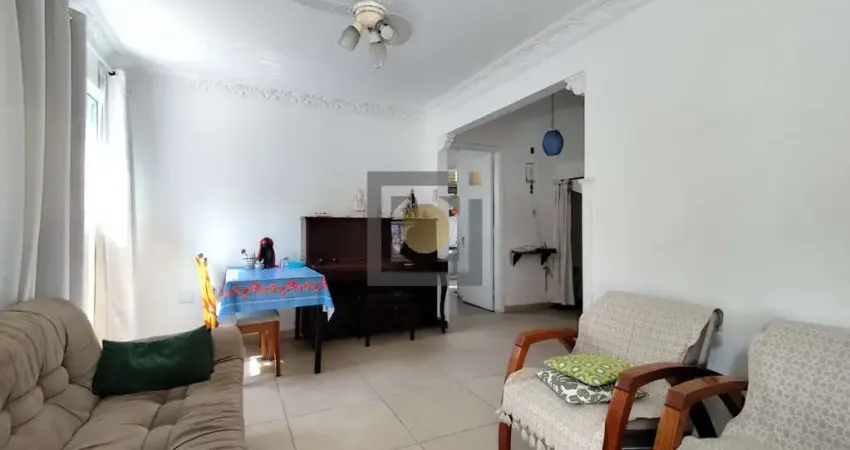 Casa à venda em Santos-SP, bairro Marapé: 3 quartos, 2 salas, 1 banheiro, 2 vagas de garagem, 104m². Venha conhecer!