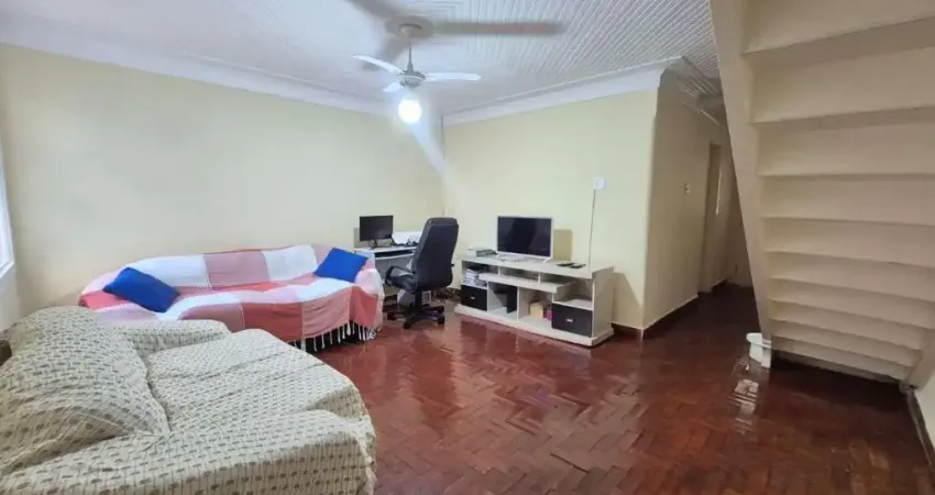 Casa à venda em Santos-SP, bairro Pompéia: 3 quartos, 2 salas, 2 banheiros, 2 vagas de garagem, 151,57m². Venha conferir!