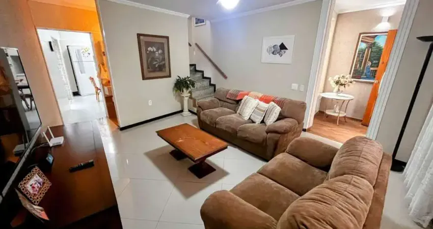 Casa residencial frente, 3 quartos, 2 suítes e 3 vagas em Santos - Aparecida