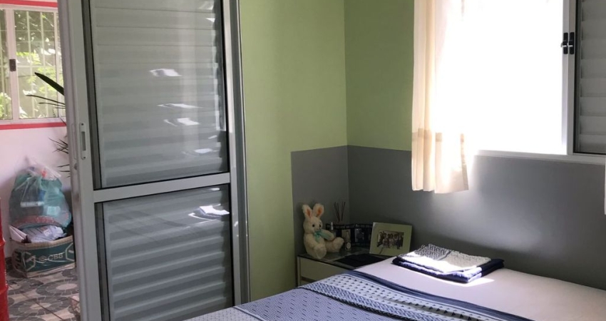 Excelente casa térrea com 2 dormitórios, 2 vagas no Colinas de Cotia