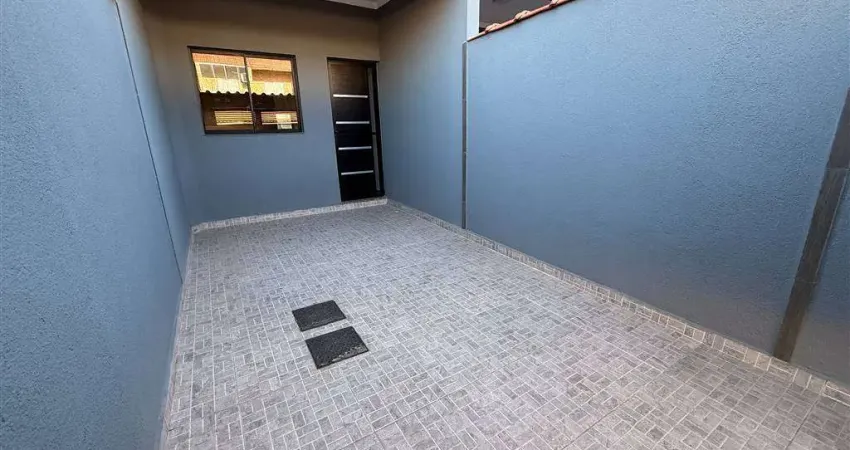 Casa com 2 quartos à venda na Avenida Diamantino Cruz Ferreira Mourão, 51, Balneário Esmeralda, Praia Grande