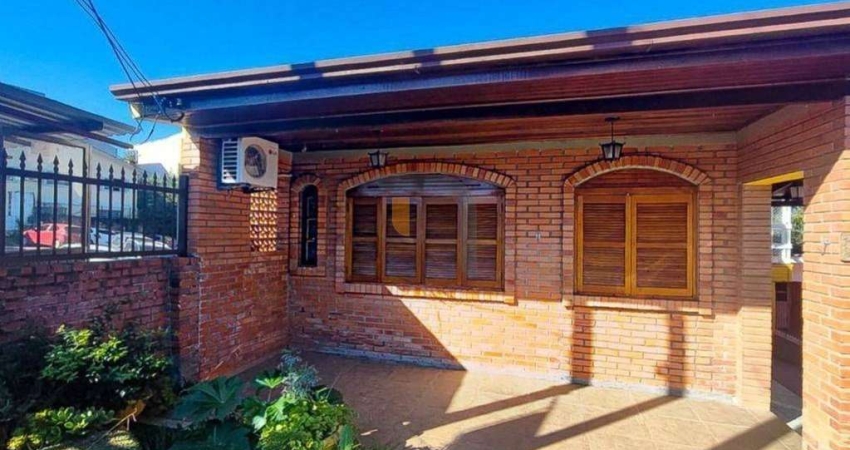 Casa com 3 dormitórios, 150 m² -