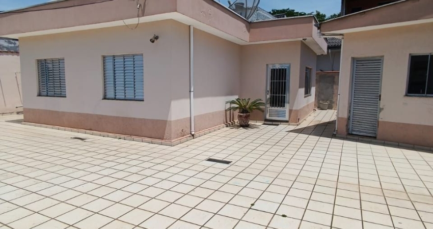 Casa Térrea com Ponto Comercial