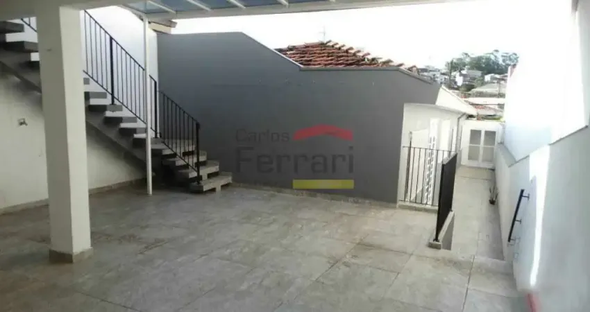 Casa térrea, na Água Fria, 3 dormitórios, 1 suíte, 3 vagas de garagem, 220 metros total
