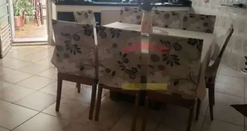 SOBRADO COM 3 DORMITÓRIOS, SENDO 1 SUÍTE, 2 VAGAS  DE GARAGEM