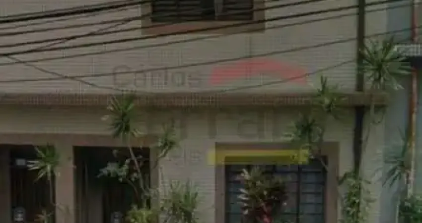 Casa bem antiga no alto de santana, 2 dormitórios, 2 banheiros, sem vaga