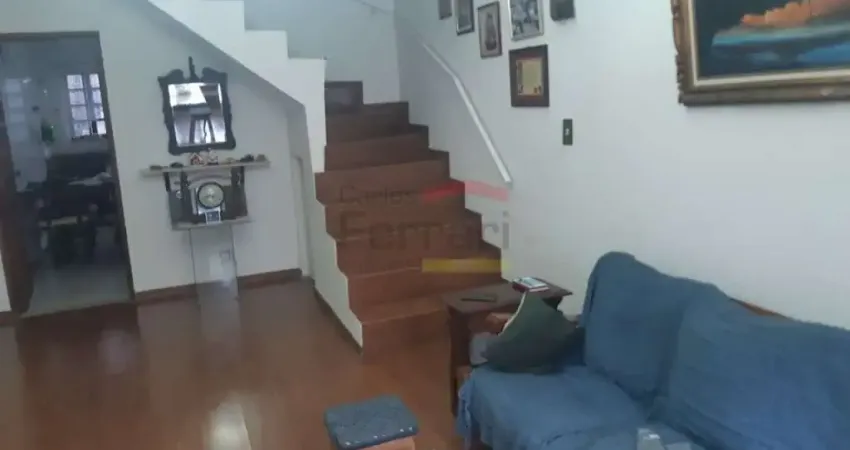 Sobrado na Água Fria em Vila Fechada
