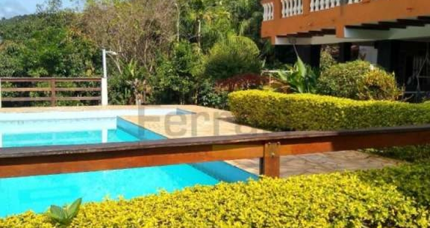 Chácara a venda 3.300 m² em São Roque / 3 dormitórios / 1 suíte