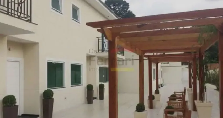 CASA EM CONDOMÍNIO NO HORTO /TREMEMBÉ COM 4 SUÍTES, 6 VAGAS DE GARAGEM, PISCINA E CHURRASQUEIRA