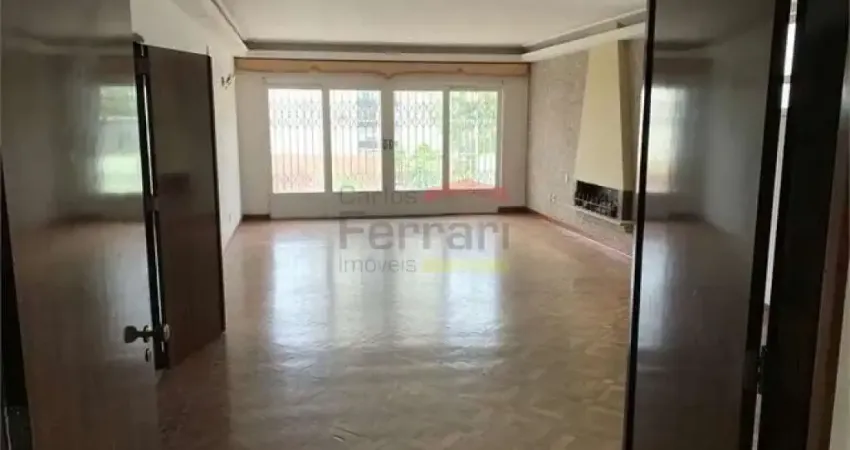 Casa térrea com Piscina á venda em Santana - 4 dormitórios e 5 vagas