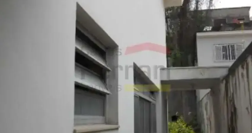 Sobrado enorme no jardim frança precisa de bastante reforma