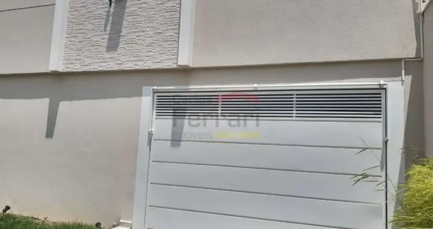 Sobrado em condomínio fechado c/ 02 dorm + 01 suite, 02 vagas, no bairro Jardim do Colégio.