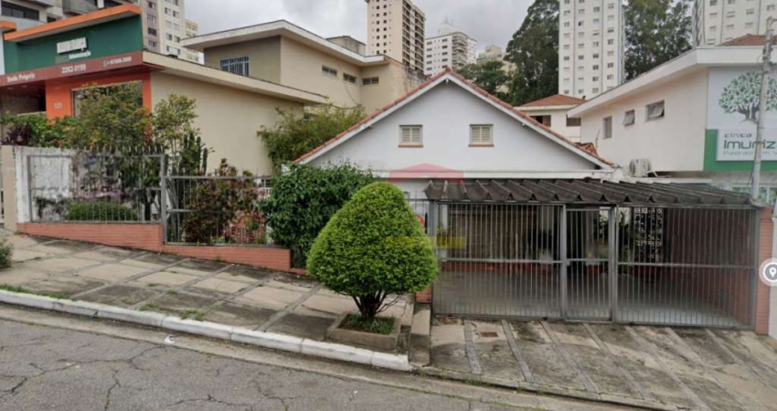 AMPLA CASA COM 03 DORMITÓRIOS + SOBRADO NOS FUNDOS COM 01 DORMITÓRIO - 02 VAGAS
