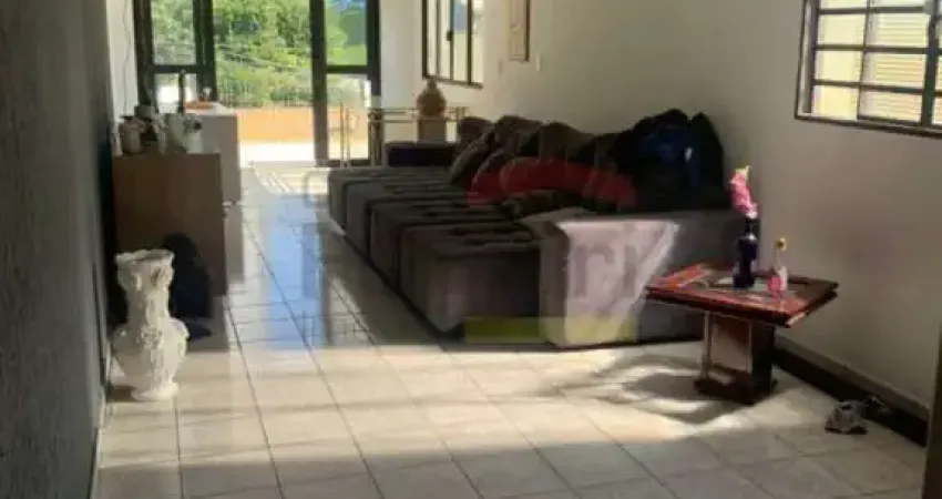 Amplo Sobrado A Venda NA Água Fria 5 dorms.  1 suíte / 2 vagas