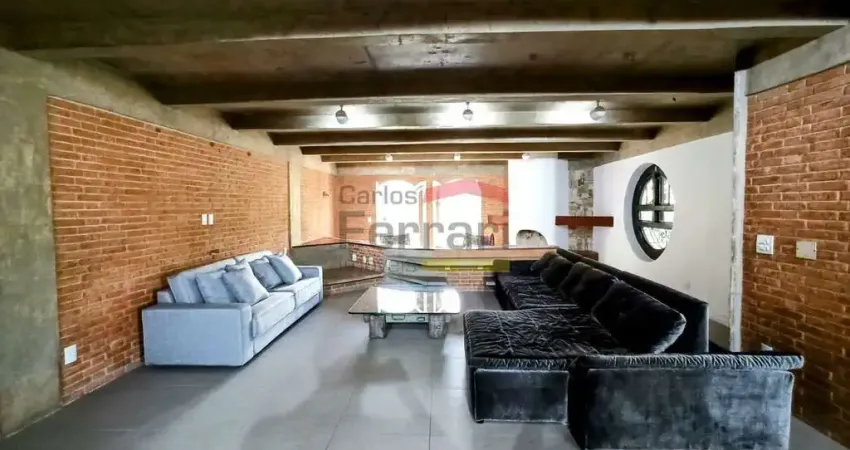 Casa de Alto Padrão à Venda  no pé da Serra - 3 Suítes, Piscina, Área Gourmet e Salão de Festas!