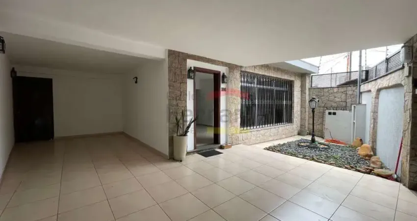 Casa Terrea Jardim França com 4 suítes, quital, amplo salão de festas e churrasqueira.