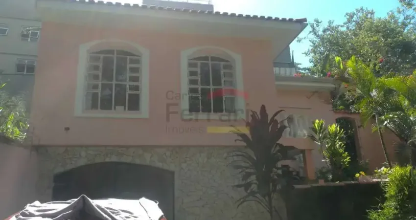 CASA TOTALMENTE TERREA, NO LAUZANE PAULISTA 3 DORMITÓRIOS, SENDO 1 SUÍTE, 5 VAGAS, QUINTAL