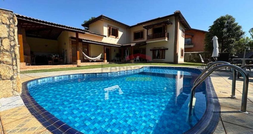 Casa à venda com 6 suítes no Condomínio Flamboyant em Atibaia