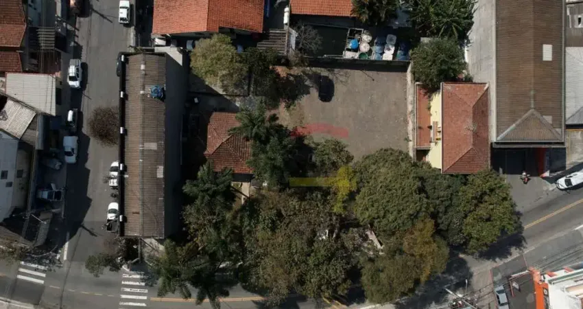Terreno de 994m² à venda no Pé da Serra da Cantareira!!
