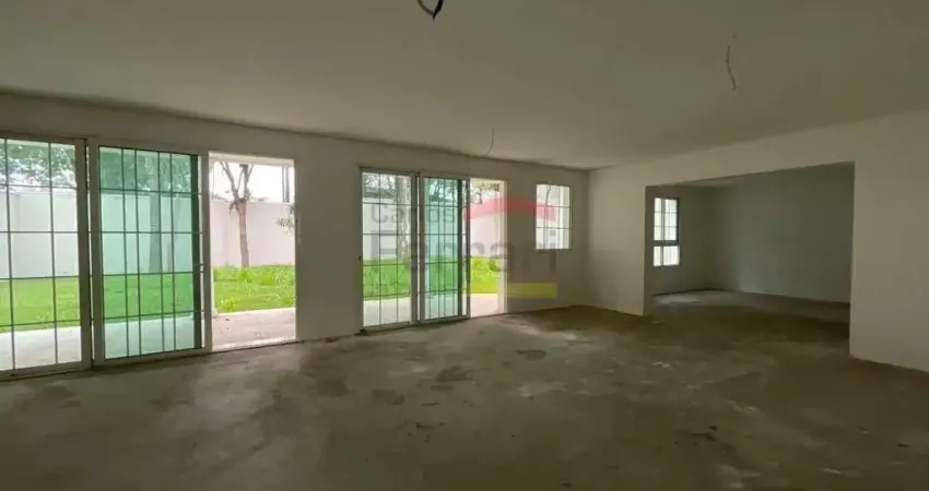 Condomínio Alto Padrão com  mais de 17.000 m² de terreno, região bem arborizados.