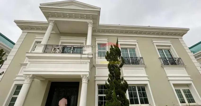 Condomínio Alto Padrão com mais de 17.000 m² de terreno, região bem arborizados.