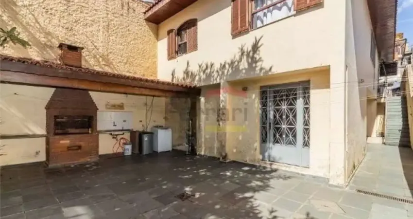 Casa assobradada na Vila Aurora com 104 m² Área Construída 3 dorms. / 1 suíte / 3 vagas