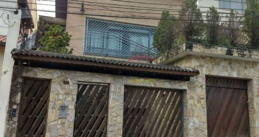 Casa Assobradada  à Venda no Jardim França com 3 dormitórios, 1 suíte, 3 vagas de garagem