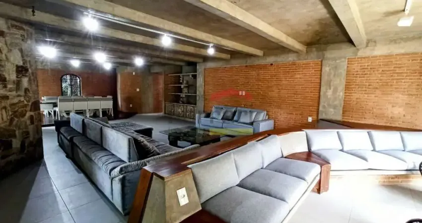 Locação alto padrão - casa assobradada imponente no pé da serra | 446m² de sofisticação!