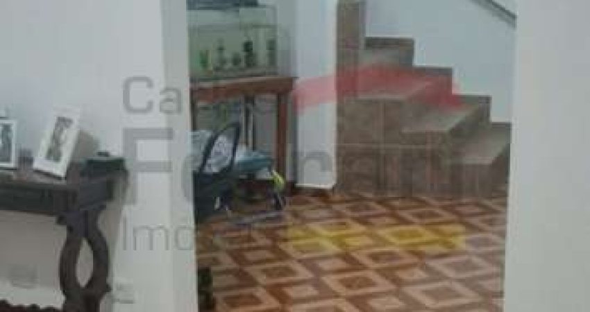 Terreno com três casas alugadas, para venda na Vila Guacá.
