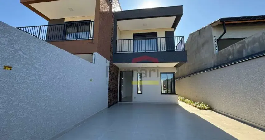 Sobrado à venda com 3 suítes e 4 vagas no Jardim dos Pinheiros