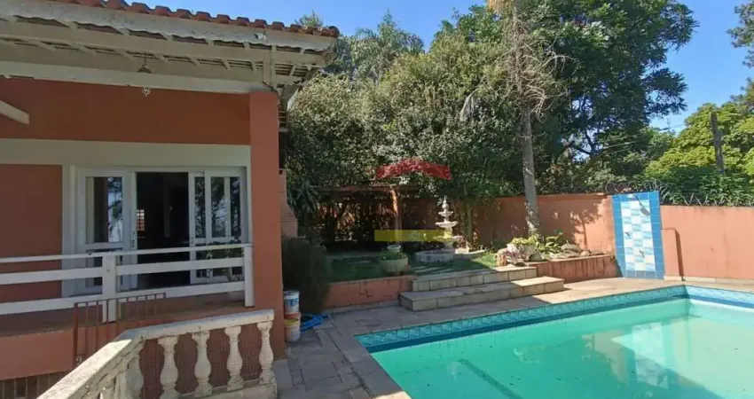 Casa assobradada com piscina na Serra da Cantareira - Parque Petrópolis