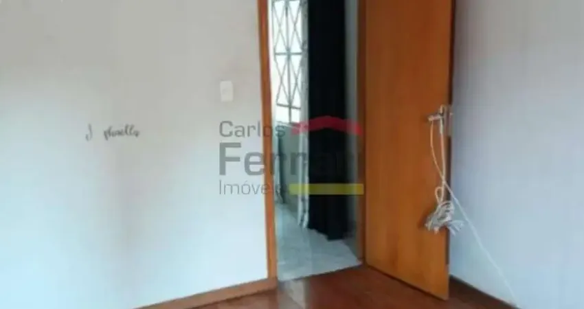 Oportunidade de negócio! Casa à venda em Santana, 2 casas no mesmo terreno, 1 vaga de garagem.