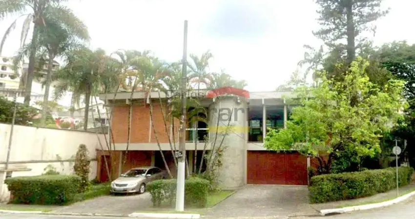 CASA TÉRREA JARDIM SÃO BENTO - 4 SUÍTES. 7 VAGAS. 332 M2 A/C.