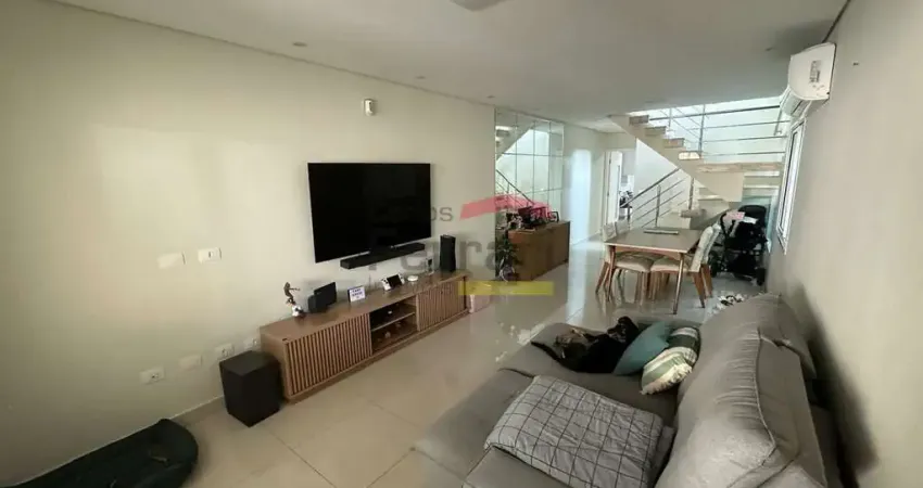 Sobrado à venda na Água Fria - 152m², 3 suítes, quintal com churrasqueira e alto padrão de segurança